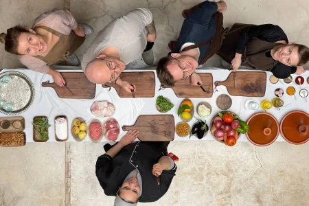 Démonstration captivante de cours de cuisine marocaine avec Maroc Day Pass 2023.