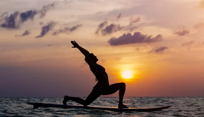 Sports Nautiques : surf-and-yoga-sunset